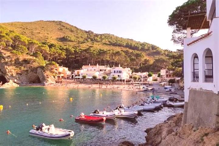 10 escort profiles in Begur, Spain. Browse companions, services, rates and book online. Incall and outcall available.