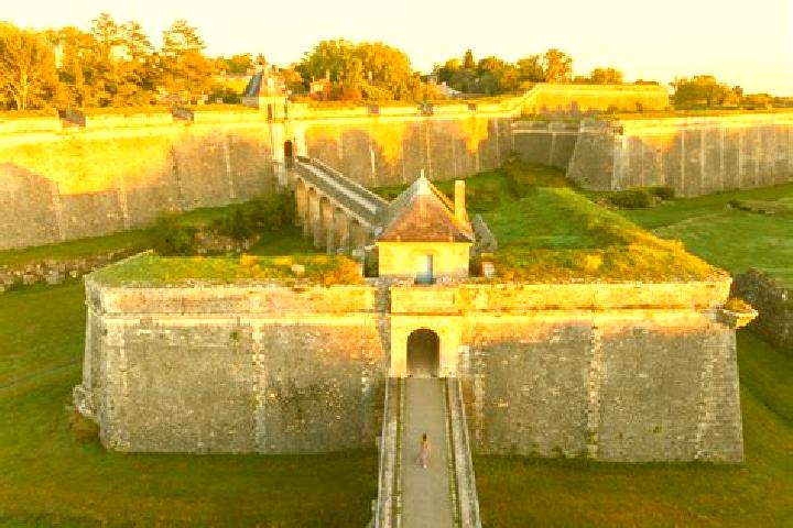 10 escort profiles in Blaye-les-Mines, France. Browse companions, services, rates and book online. Incall and outcall available.