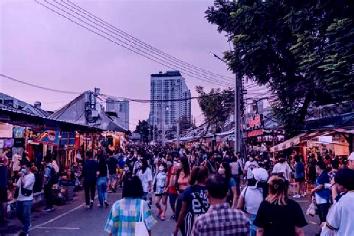 10 escort profiles in Chatuchak subdistrict, Thailand. Browse companions, services, rates and book online. Incall and outcall available.