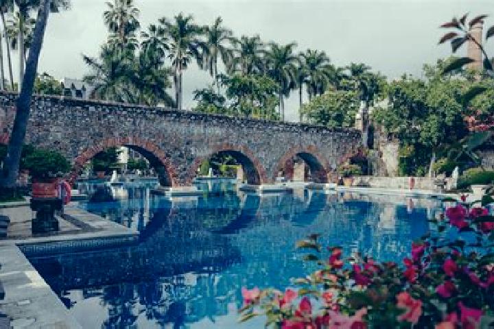 10 escort profiles in El Carreton, Mexico. Browse companions, services, rates and book online. Incall and outcall available.