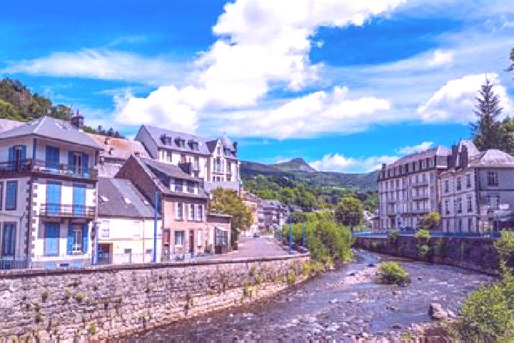 10 escort profiles in La Bourboule, France. Browse companions, services, rates and book online. Incall and outcall available.