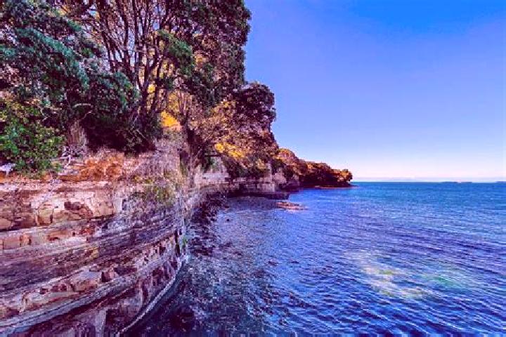10 escort profiles in Murrays Bay, New Zealand. Browse companions, services, rates and book online. Incall and outcall available.