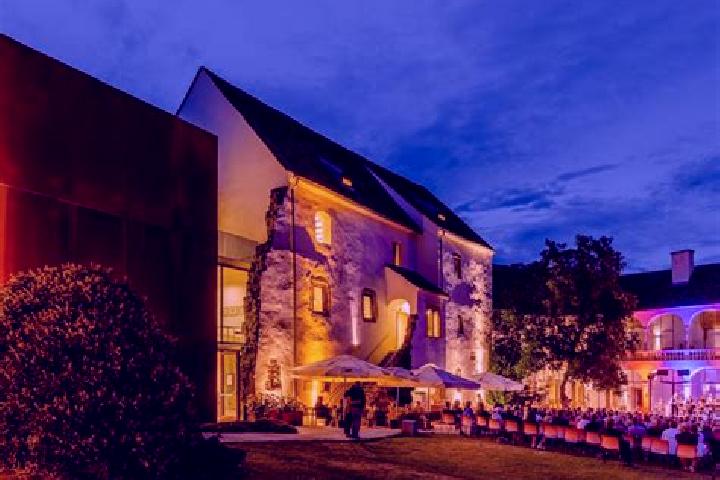 10 escort profiles in Rohrbach an der Goelsen, Austria. Browse companions, services, rates and book online. Incall and outcall available.