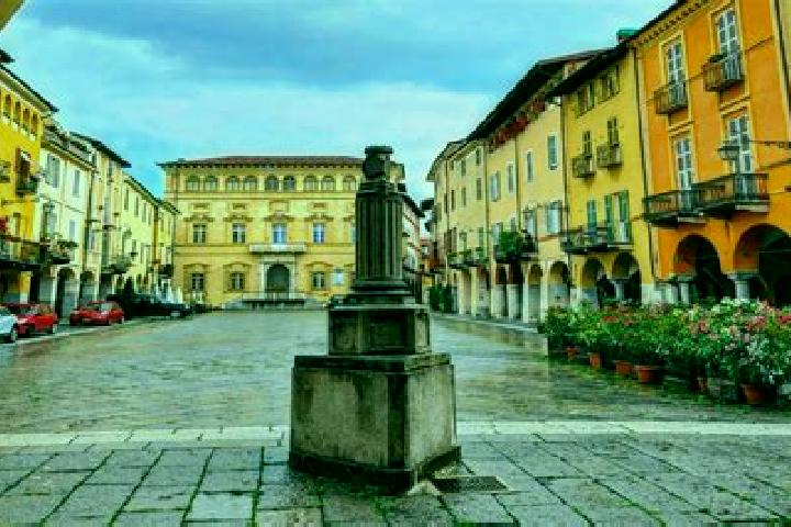 10 escort profiles in Vigliano-Bettolino, Italy. Browse companions, services, rates and book online. Incall and outcall available.