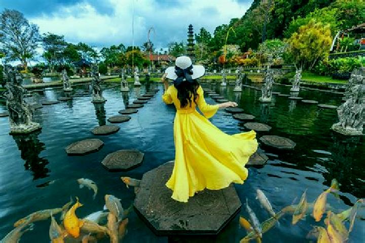 11 escort profiles in Amlapura city, Indonesia. Browse companions, services, rates and book online. Incall and outcall available.