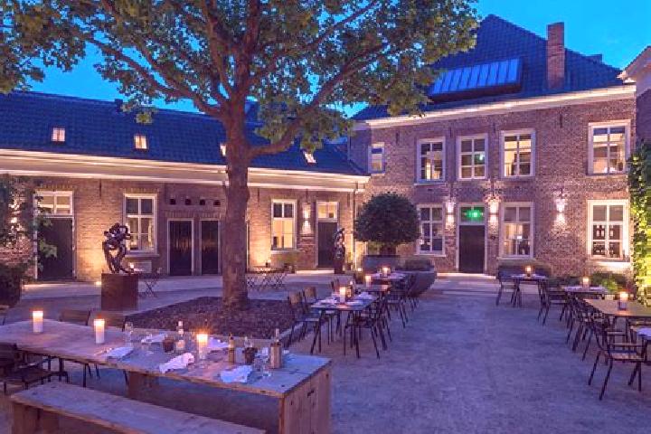 11 escort profiles in De Blaak, Netherlands. Browse companions, services, rates and book online. Incall and outcall available.