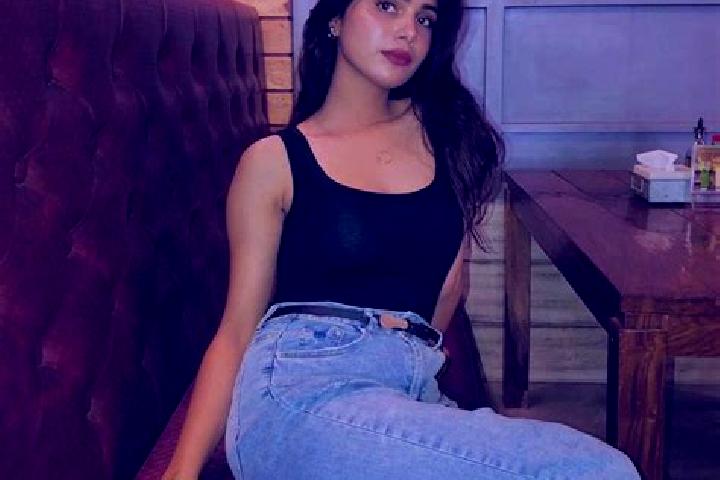 11 escort profiles in Idaiyarpalaiyam, India. Browse companions, services, rates and book online. Incall and outcall available.