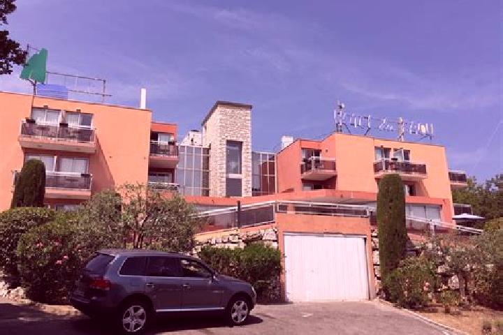 11 escort profiles in La Gaude, France. Browse companions, services, rates and book online. Incall and outcall available.