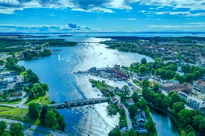 11 escort profiles in Motala, Sweden. Browse companions, services, rates and book online. Incall and outcall available.