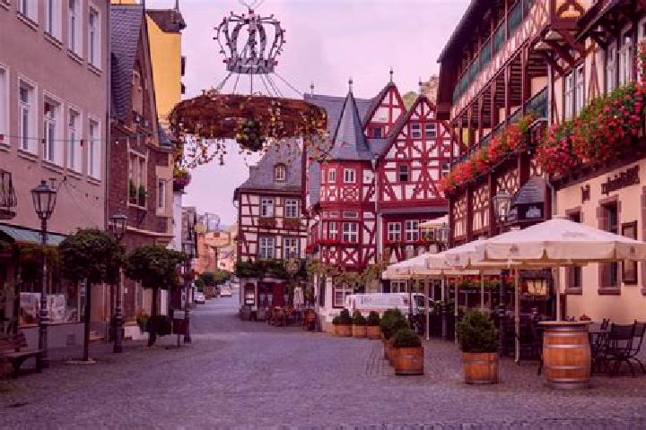 11 escort profiles in Rhens, Germany. Browse companions, services, rates and book online. Incall and outcall available.