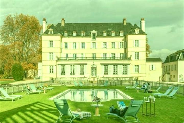 11 escort profiles in Saulon-la-Chapelle, France. Browse companions, services, rates and book online. Incall and outcall available.