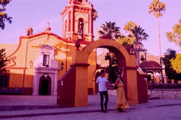 12 escort profiles in Cacaloxuchitl, Mexico. Browse companions, services, rates and book online. Incall and outcall available.