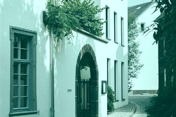 12 escort profiles in Darscheid, Germany. Browse companions, services, rates and book online. Incall and outcall available.