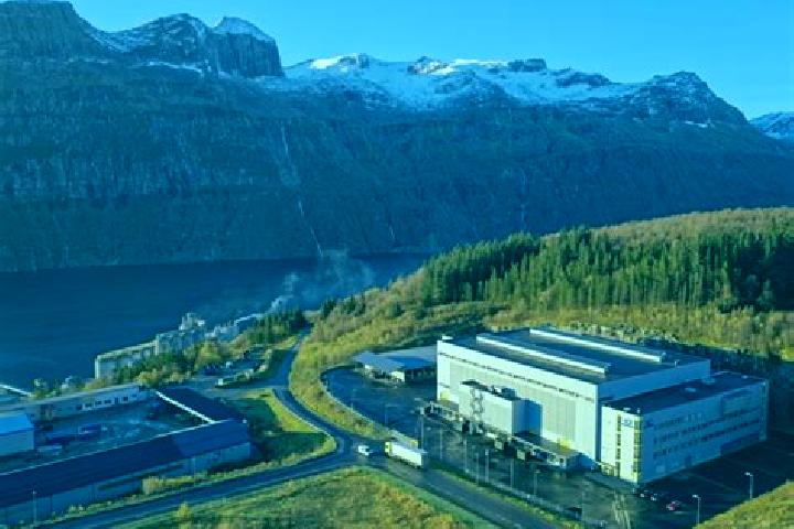 12 escort profiles in Glomfjord, Norway. Browse companions, services, rates and book online. Incall and outcall available.