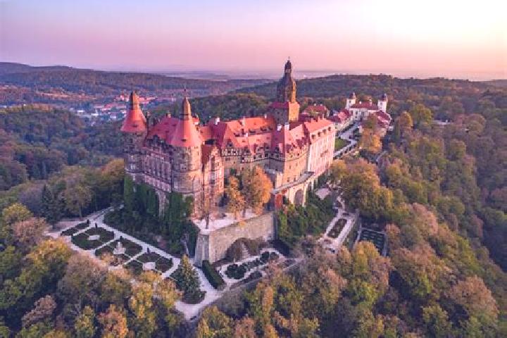 12 escort profiles in Ksiaz Wielkopolski, Poland. Browse companions, services, rates and book online. Incall and outcall available.