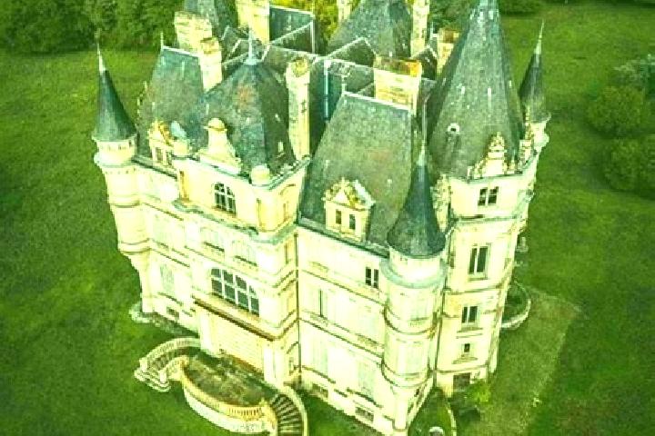 12 escort profiles in Ligny-le-Chatel, France. Browse companions, services, rates and book online. Incall and outcall available.