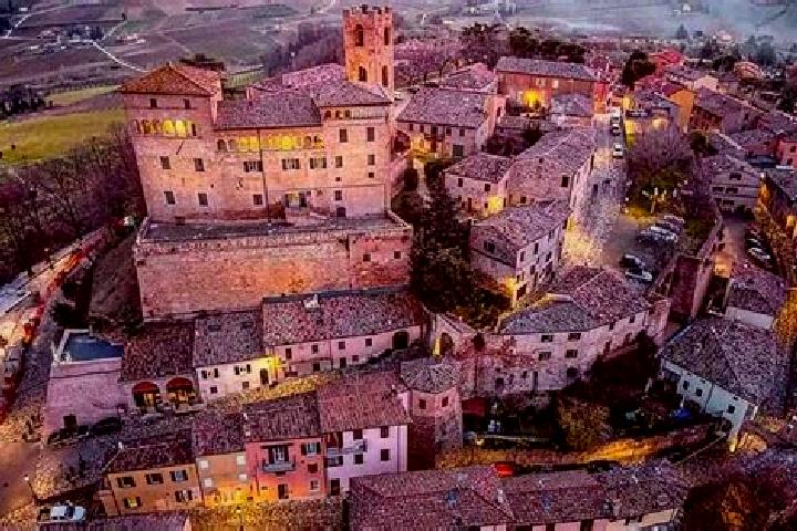 12 escort profiles in Longiano, Italy. Browse companions, services, rates and book online. Incall and outcall available.