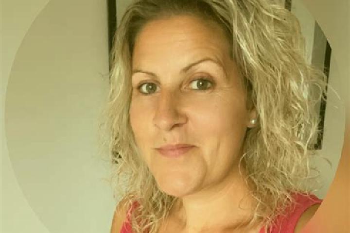 12 escort profiles in Neuville-sur-Escaut, France. Browse companions, services, rates and book online. Incall and outcall available.
