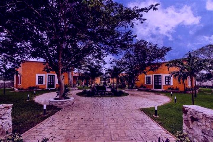 12 escort profiles in Santa Cruz Palomeque, Mexico. Browse companions, services, rates and book online. Incall and outcall available.