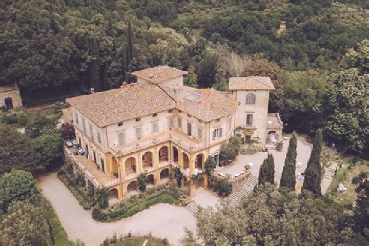 12 escort profiles in Striano, Italy. Browse companions, services, rates and book online. Incall and outcall available.