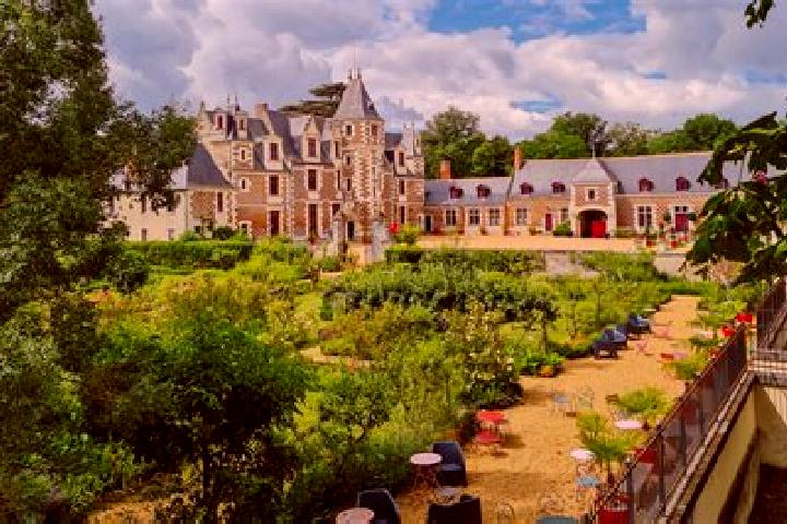 12 escort profiles in Vernou-sur-Brenne, France. Browse companions, services, rates and book online. Incall and outcall available.