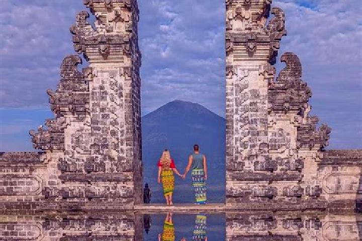 13 escort profiles in Lampuyang, Indonesia. Browse companions, services, rates and book online. Incall and outcall available.