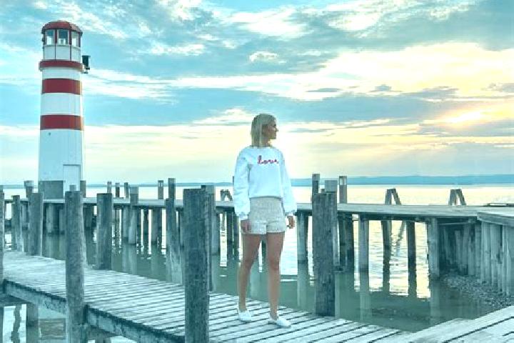 13 escort profiles in Neusiedl am See, Austria. Browse companions, services, rates and book online. Incall and outcall available.