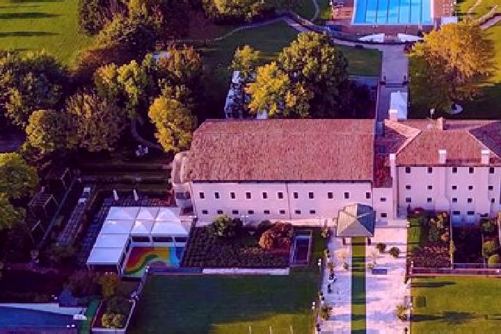 13 escort profiles in Santa Giustina in Colle, Italy. Browse companions, services, rates and book online. Incall and outcall available.