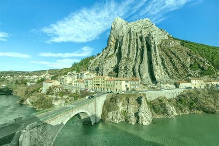 13 escort profiles in Sisteron, France. Browse companions, services, rates and book online. Incall and outcall available.