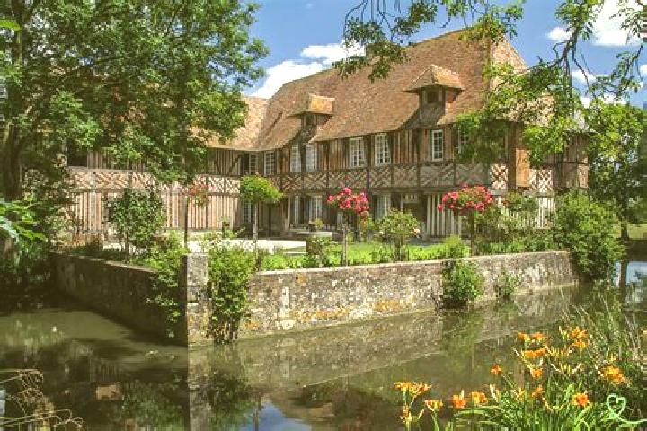13 escort profiles in Vieux-Manoir, France. Browse companions, services, rates and book online. Incall and outcall available.