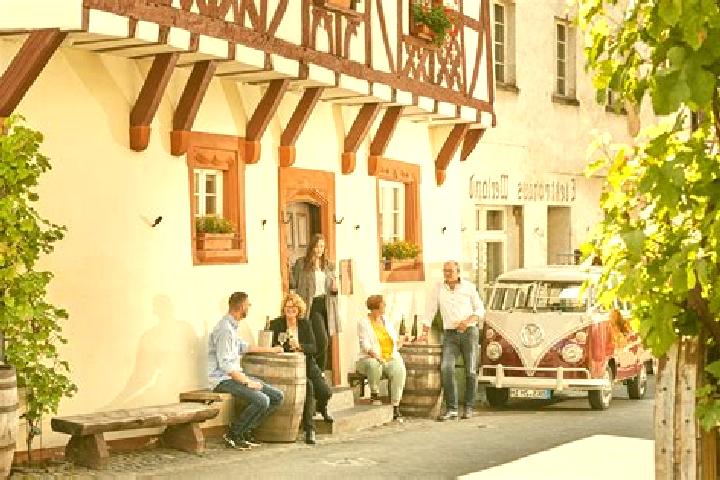 13 escort profiles in Zeltingen-Rachtig, Germany. Browse companions, services, rates and book online. Incall and outcall available.