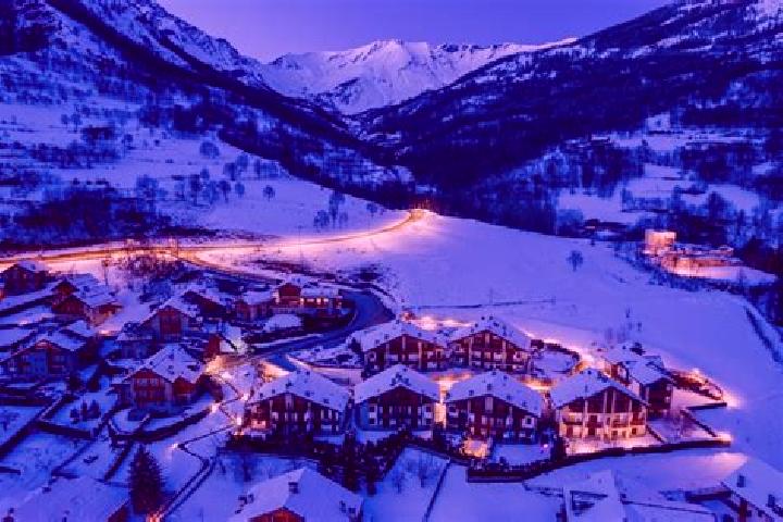 14 escort profiles in Bardonecchia, Italy. Browse companions, services, rates and book online. Incall and outcall available.
