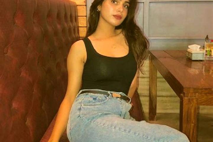 14 escort profiles in Chathirareddipatti, India. Browse companions, services, rates and book online. Incall and outcall available.