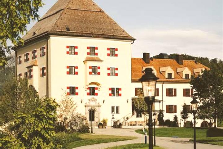 14 escort profiles in Hof bei Salzburg, Austria. Browse companions, services, rates and book online. Incall and outcall available.