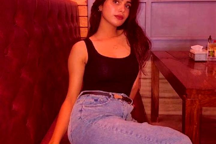 14 escort profiles in Khaira Bari, India. Browse companions, services, rates and book online. Incall and outcall available.
