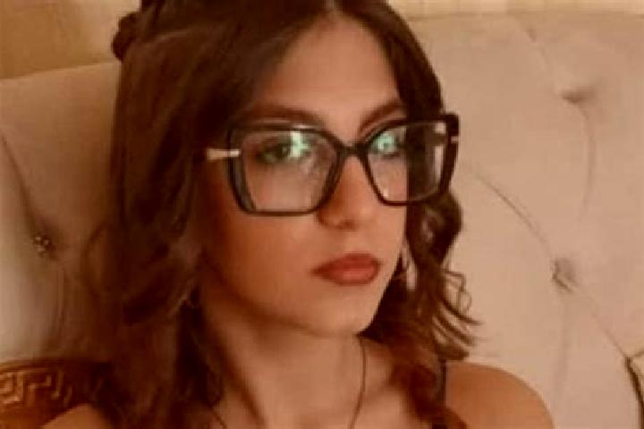 14 escort profiles in Passarella, Italy. Browse companions, services, rates and book online. Incall and outcall available.