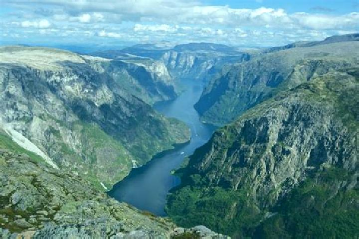 14 escort profiles in Sunndalsora, Norway. Browse companions, services, rates and book online. Incall and outcall available.