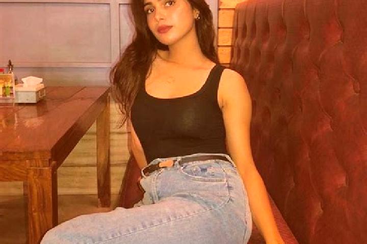 14 escort profiles in Yanamalakuduru, India. Browse companions, services, rates and book online. Incall and outcall available.