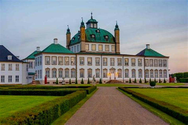 15 escort profiles in Fredensborg, Denmark. Browse companions, services, rates and book online. Incall and outcall available.