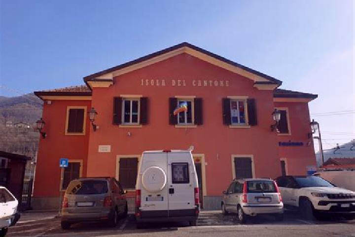 15 escort profiles in Isola del Cantone, Italy. Browse companions, services, rates and book online. Incall and outcall available.