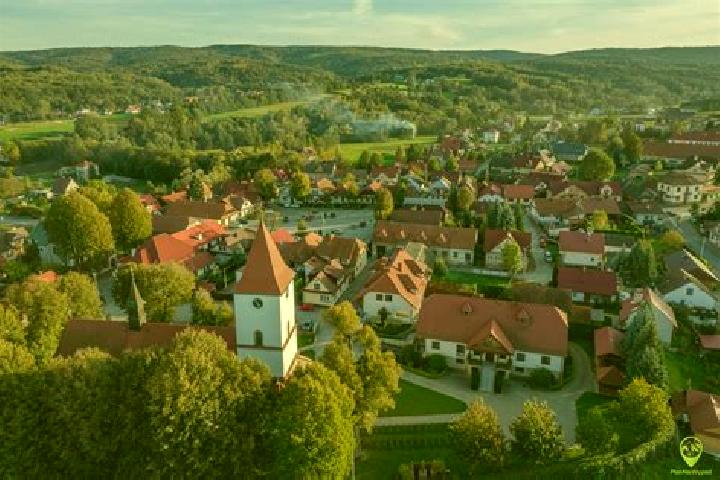 15 escort profiles in Lipnica Murowana, Poland. Browse companions, services, rates and book online. Incall and outcall available.