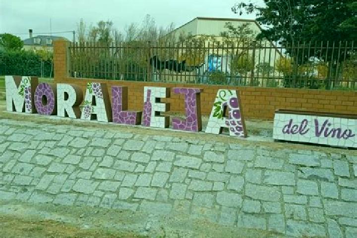 15 escort profiles in Moraleja del Vino, Spain. Browse companions, services, rates and book online. Incall and outcall available.