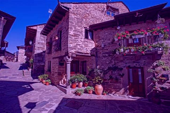 15 escort profiles in Puebla de Sanabria, Spain. Browse companions, services, rates and book online. Incall and outcall available.
