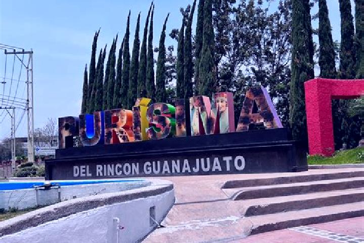 15 escort profiles in Purisima de Bustos, Mexico. Browse companions, services, rates and book online. Incall and outcall available.