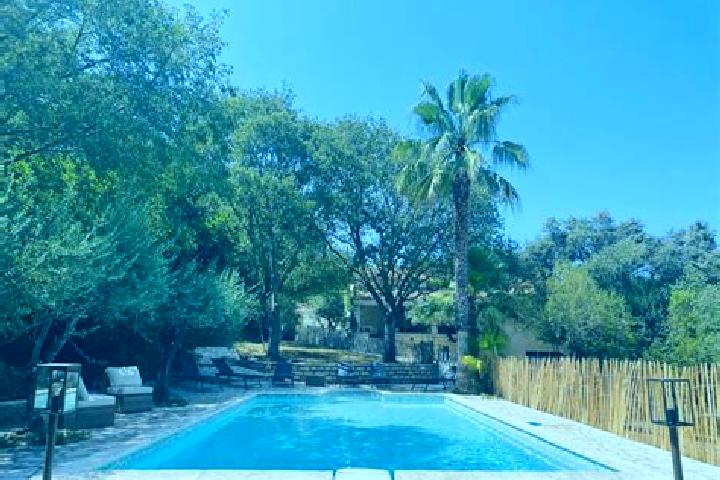 15 escort profiles in Saint-Vincent-de-Barbeyrargues, France. Browse companions, services, rates and book online. Incall and outcall available.