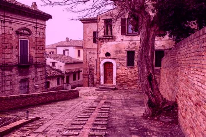 15 escort profiles in San Martino sulla Marrucina, Italy. Browse companions, services, rates and book online. Incall and outcall available.