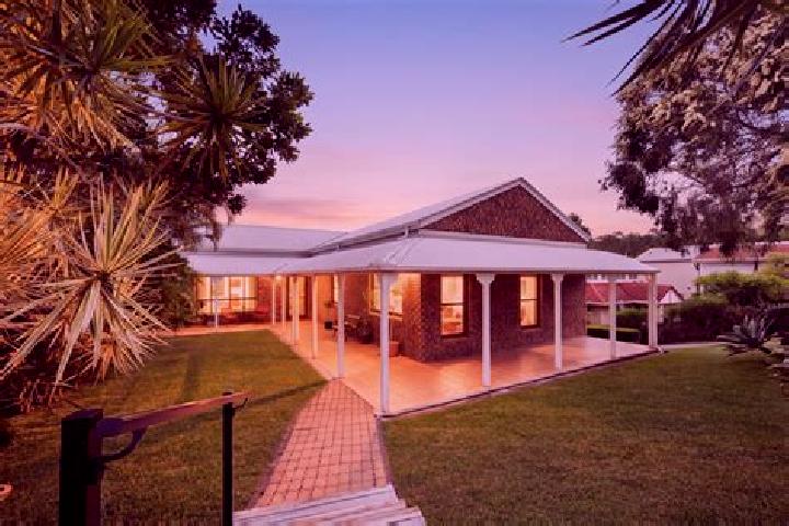 15 escort profiles in Sinnamon Park, Australia. Browse companions, services, rates and book online. Incall and outcall available.