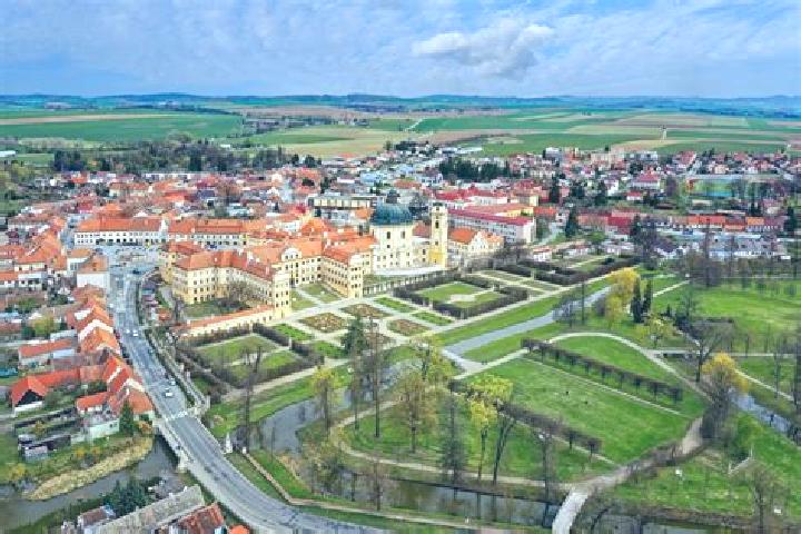 6 escort profiles in Jaromerice nad Rokytnou, Czech Republic. Browse companions, services, rates and book online. Incall and outcall available.