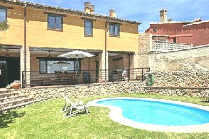 6 escort profiles in Miedes de Atienza, Spain. Browse companions, services, rates and book online. Incall and outcall available.