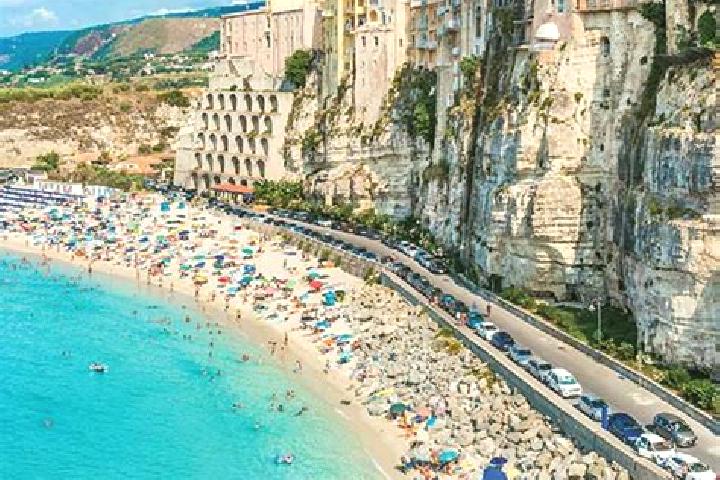 6 escort profiles in Prezza, Italy. Browse companions, services, rates and book online. Incall and outcall available.